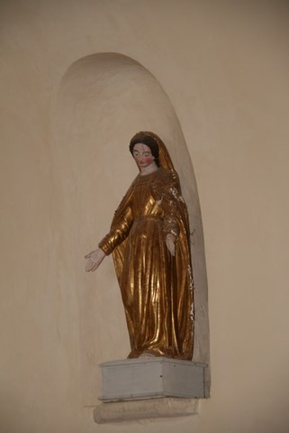 Statue dans l'église