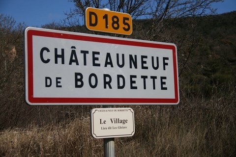 Bienvenue dans ce charmant petit village situé entre les villages de Mirabel-aux-Baronnies et de Les Pilles.