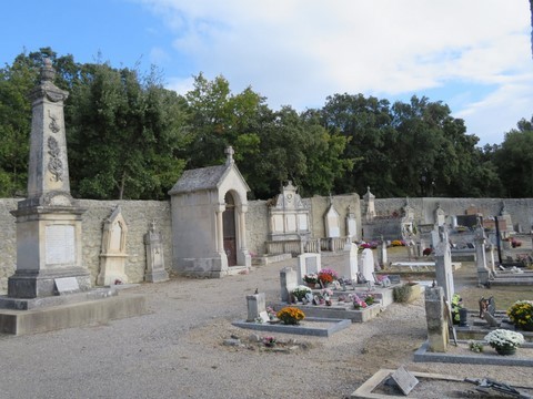 Quelques tombes de l'ancien cimetière