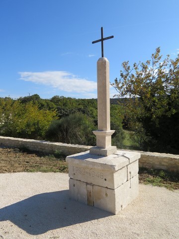 Croix à proximité du cimetière 1782-1948