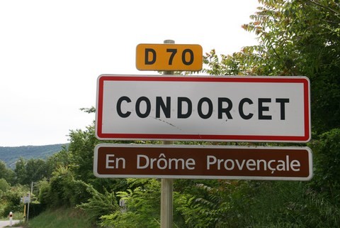 Condorcet_Entrée du village