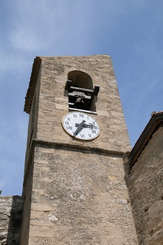 Clocher de l'ancienne église St-Laurent avec sa belle horloge