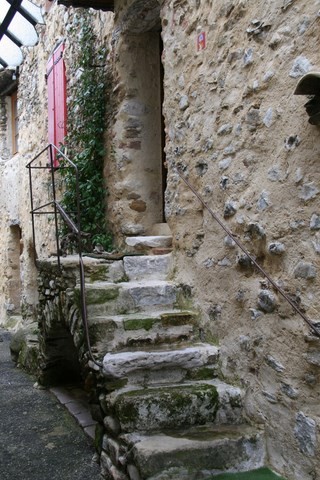 Mirabel-aux-Baronnies_Escalier particulier