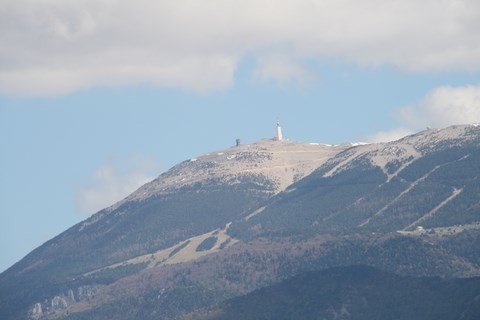 Le Mont Ventoux au zoom depuis le château