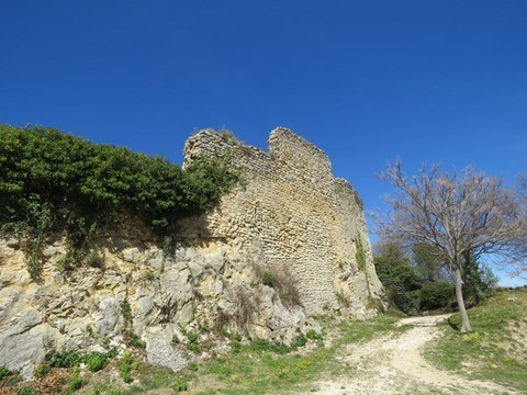 Mur en ruine des remparts