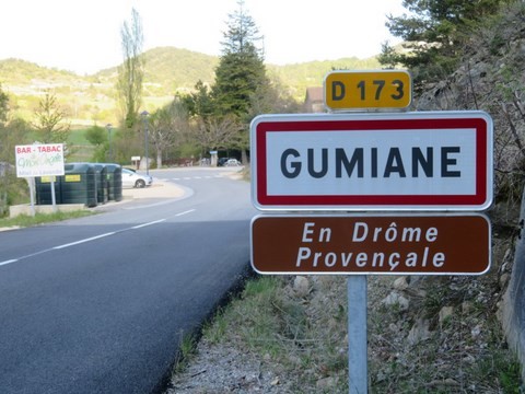 Bienvenue à Gumiane, petit village de Drôme Provençale comptant une vingtaine d'habitants