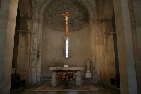 Vue intérieure de l'église Saint-Michel