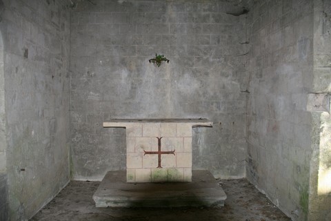 L'utilisation en chapelle et la transformation du bâtiment en oratoire dédié à la Vierge Marie date de 1945.