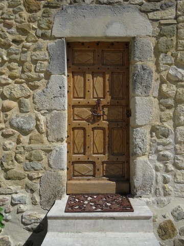 Une des nombreuses magnifiques portes anciennes