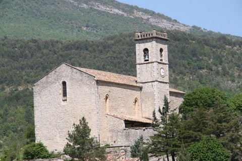L'église de style roman, restaurée en 1962