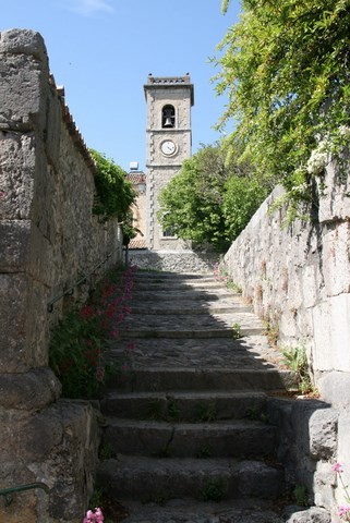 Montée du fort, passage dans le château-fort conduisant à l'église