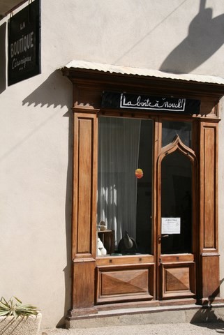 La-Motte-Chalancon_Boutique de céramiques