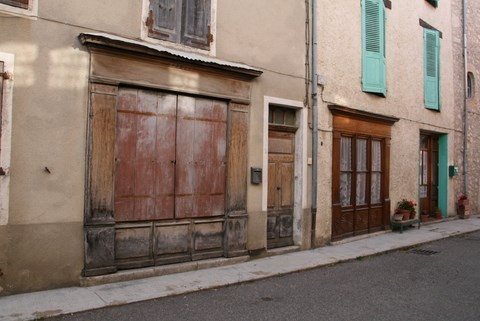La Motte-Chalancon_Les anciens commerces de la Rue du Bourg