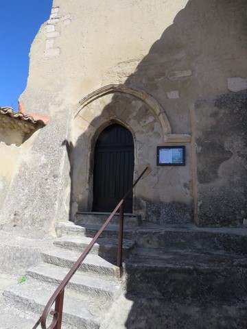 Entrée de l'Eglise Saint-Pierre et Saint-Paul remaniée du XVème au XIXème siècle