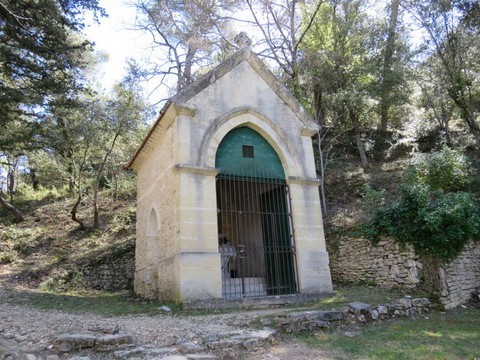 La chapelle du Tombeau, située dans le parc du sanctuaire