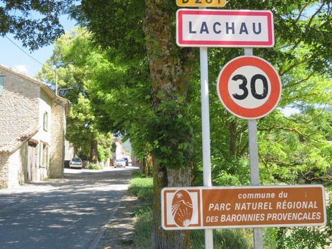 Aujourd'hui, nous visitons Lachau, joli village de la haute vallée de la Méouge, en Drôme Provençale