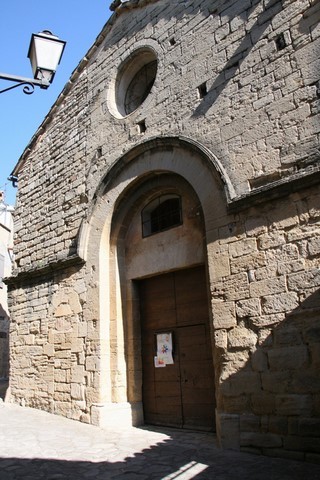 Entrée de l"église Saint Jean Baptiste