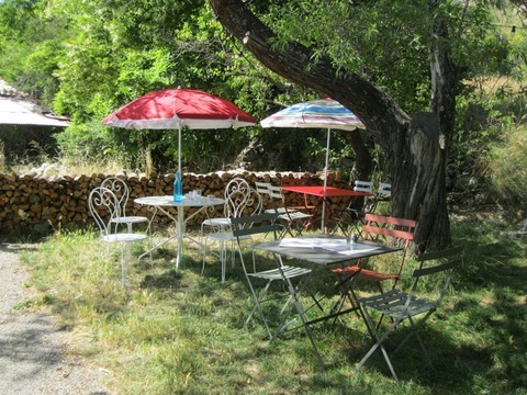 La terrasse du Cabanon du Poet