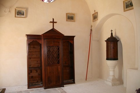 Intérieur de l'église Saint-Martin à Le-Poet-Sigillat
