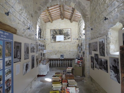 Devenue chapelle-expo, elle abrite maintenant diverses expositions et de la littérature animée par les Amis de Brantes.
