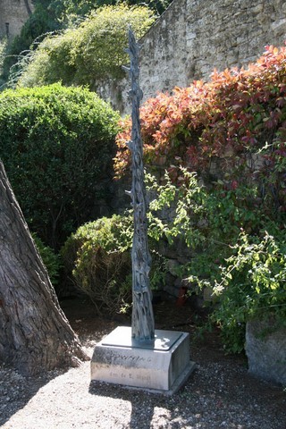 Dans ce jardin, sculpture de E. Wardi ami de Joe Downing