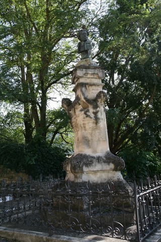 Statue en bronze de Clovis Hugues