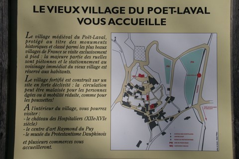 Le village du Poët-Laval se compose de deux parties : le “Vieux village”, site médiéval perché et le village plus récent, le “Hameau de Gougne”