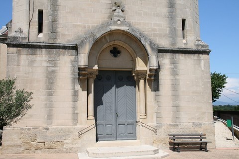 La porte d'entrée de l'église