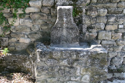 Vieille fontaine