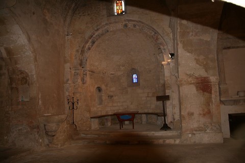 Intérieur de la chapelle Saint-Félix au vieux village de Montségur-sur-Lauzon