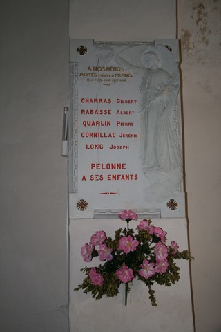 Intérieur de l'église de Pelonne
