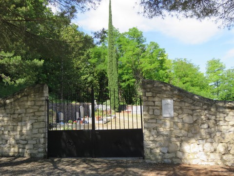 L'entrée du cimetière