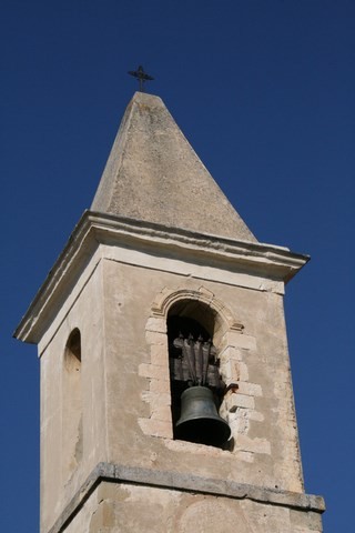 Le clocher, remonté à plusieurs reprises suite à la foudre