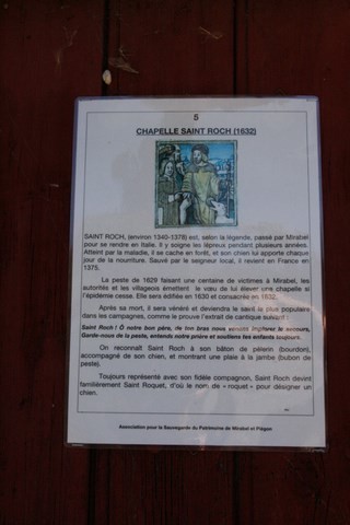 Panneau informatif détaillant l'historique de la chapelle Saint-Roch