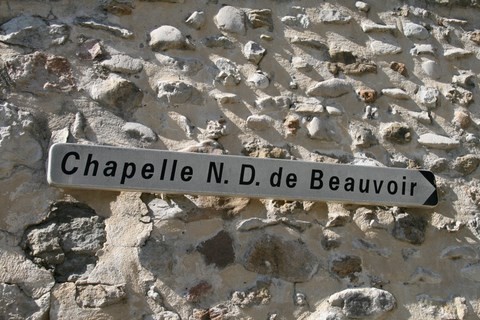 Pour la chapelle N-D de Beauvoir, c'est par là