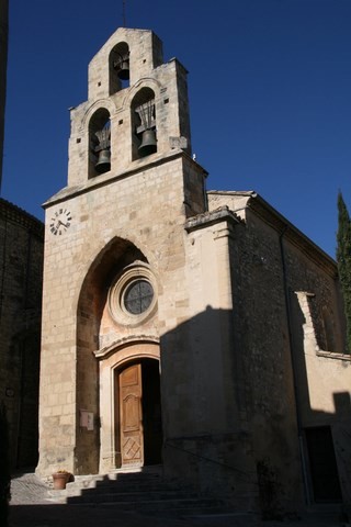 Eglise fortifiée de Rousset-les-Vignes (XIIe s.)