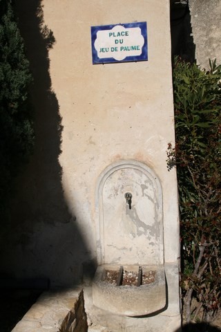 Fontaine de la Place du Jeu de Paume