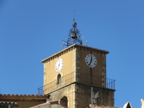 Clocher de l'Eglise Saint-Nazaire rehaussé en 1819 afin d'installer l'horloge