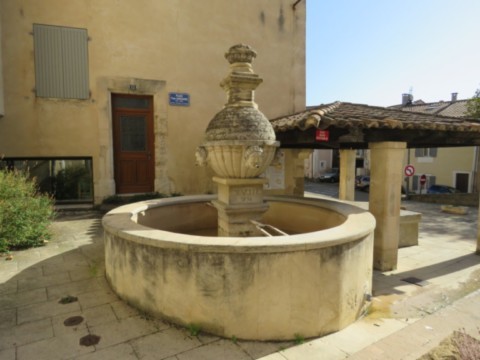 Fontaine médiévale Yvan Audouard