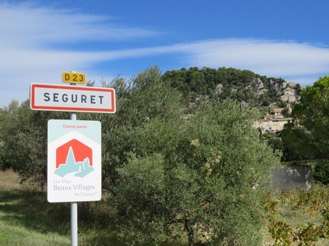 Bienvenue à Séguret en Provence