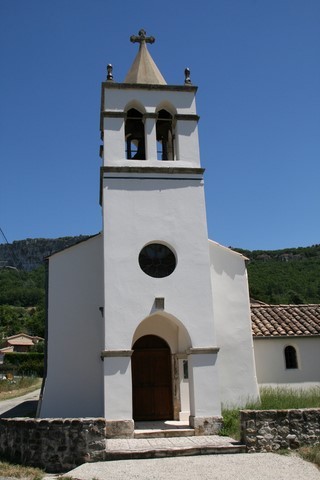 L'église St Sébastien avec son clocher lombard