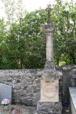 Croix de Mission dans le cimetière
