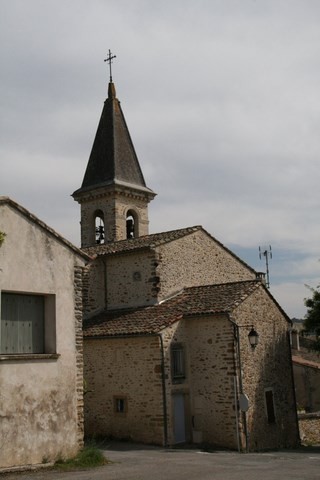 Voici l'église de Saint-Pantaléon-les-Vignes