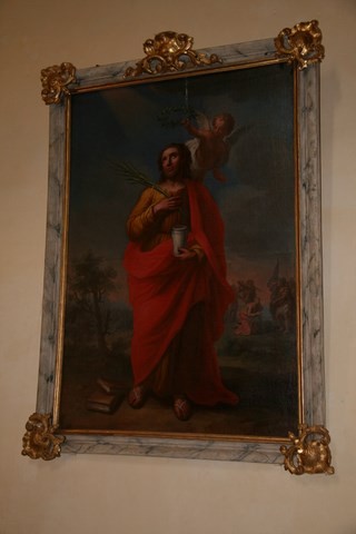 A gauche, tableau de Saint Pantaléon, martyr
