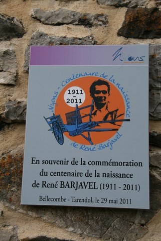 Plaque commémorative centenaire de la naissance de René Barjavel