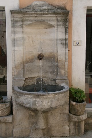 Fontaine datant de 1576