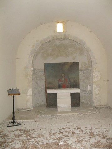 Intérieur très simple de la chapelle