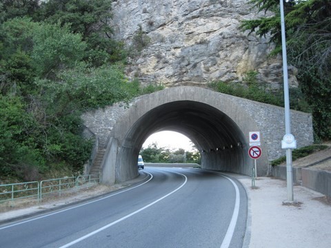 Tunnel Entrée de Nyons
