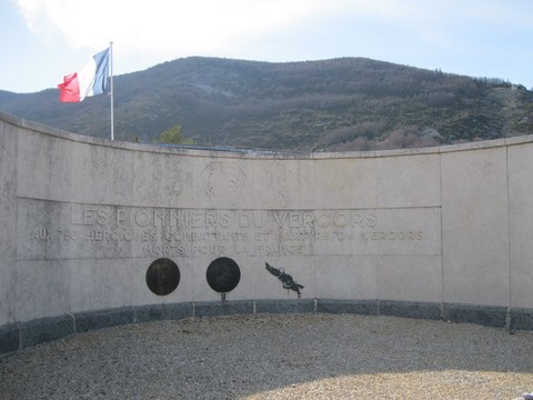 Monument des pionniers du Vercors dans la nécropole de la résistance