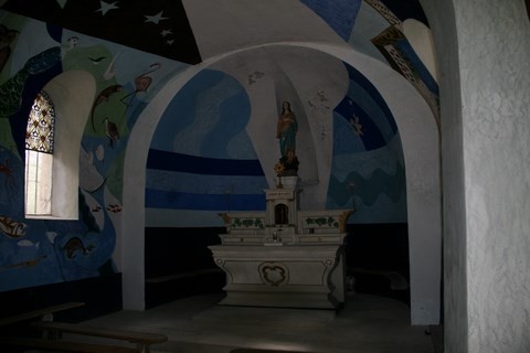A l'intérieur de la chapelle, superbe fresque datant de 1965